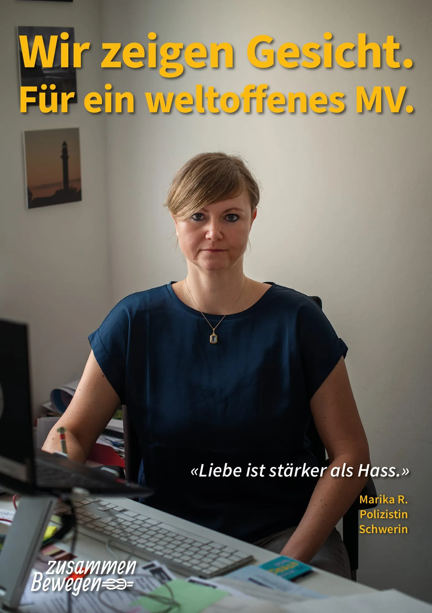 Plakat: «Liebe ist stärker als Hass.» — Schwerin